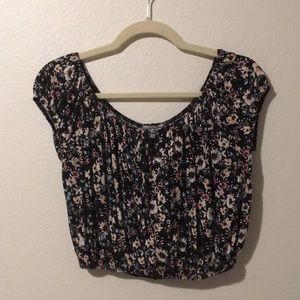 DONATING SOON Floral flowy crop top